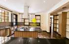 4 Bed House with En Suite in Rosslyn - 3