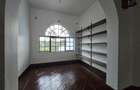 5 Bed House with En Suite in Nyari - 16