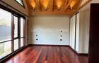 5 Bed House with En Suite in Runda - 4