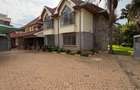 5 Bed House with En Suite in Runda - 10