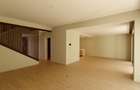 5 Bed Townhouse with En Suite in Kyuna - 2