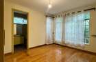 4 Bed Townhouse with Walk In Closet at Near The Hub Mall - 18