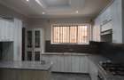 3 Bed Apartment with En Suite in Riverside - 8