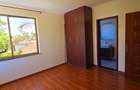 5 Bed Townhouse with En Suite at Lavington Road - 15