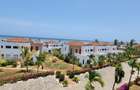Serviced 3 Bed Apartment with En Suite at Sultan Palace - 11