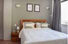 Serviced 2 Bed Apartment with En Suite in Parklands - 8