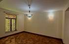 5 Bed Townhouse with En Suite in Lavington - 9