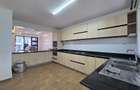 4 Bed House with En Suite at Bypass - 5