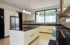 6 Bed Townhouse with En Suite at Peponi Rd - 7