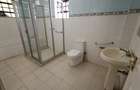 4 Bed House with En Suite in Ridgeways - 9