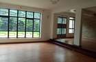 5 Bed Townhouse with En Suite in Lavington - 19