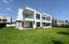 5 Bed Villa with En Suite in Runda - 1