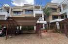 5 Bed Townhouse with En Suite at Lavington - 1