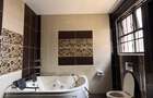 5 Bed House with En Suite in Runda - 19