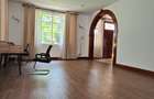 5 Bed House with En Suite in Rosslyn - 4