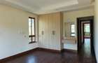 5 Bed Townhouse with En Suite in Spring Valley - 9