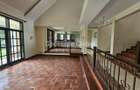 4 Bed House with En Suite in Rosslyn - 12