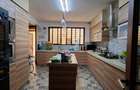 5 Bed House with En Suite in Lavington - 5