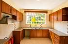 4 Bed House with En Suite in Rosslyn - 4
