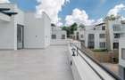 5 Bed Townhouse with En Suite at Lavington - 19