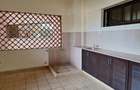 4 Bed Apartment with En Suite in Brookside - 17