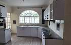 5 Bed Townhouse with En Suite at Off Convent Drive - 13