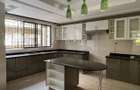 5 Bed House with En Suite in Lavington - 7