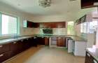 4 Bed Townhouse with En Suite at Riverside Drive - 15
