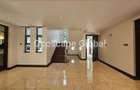 5 Bed Townhouse with En Suite in Lavington - 4