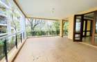 4 Bed Apartment with En Suite in Riverside - 5