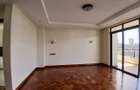 3 Bed Apartment with En Suite at Riverside Drive - 11