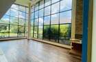 5 Bed Villa with En Suite in Spring Valley - 4