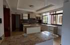 4 Bed Apartment with En Suite at Riverside Drive - 3
