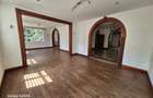 6 Bed House with En Suite in Rosslyn - 9