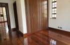 5 Bed House with En Suite in Runda - 11