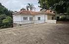 5 Bed House with En Suite at Lavington Road - 12