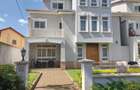 5 Bed Townhouse with En Suite in Lavington - 1