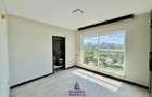 3 Bed Apartment with En Suite at Riverside Dr - 11