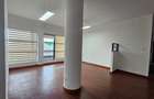 2,734 ft² Office with Service Charge Included at Riverside Drive - 5