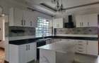 5 Bed House with En Suite in Runda - 2