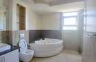 3 Bed Apartment with En Suite at Riverside Drive - 14