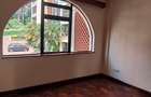 3 Bed Apartment with En Suite in State House - 8
