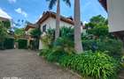 5 Bed Townhouse with En Suite at Off Convent Drive - 1
