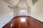 4 Bed Townhouse with En Suite in Spring Valley - 9