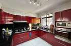 4 Bed Apartment in Riverside - 4