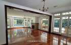 5 Bed House with Swimming Pool in Rosslyn - 2