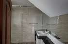 4 Bed Apartment with En Suite at Riverside Drive - 15