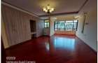 5 Bed Townhouse with En Suite in Lavington - 14