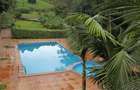 5 Bed Villa with En Suite in Redhill - 13