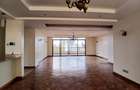 3 Bed Apartment with En Suite at Riverside Drive - 8